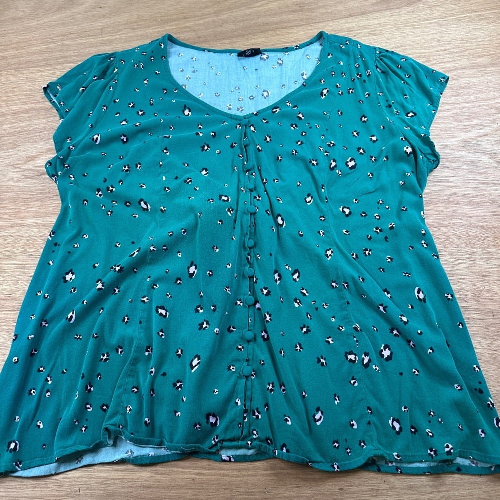 Torrid Size 2(18/20) Teal Green Leopard Print Button Front Blouse Plus Size Top